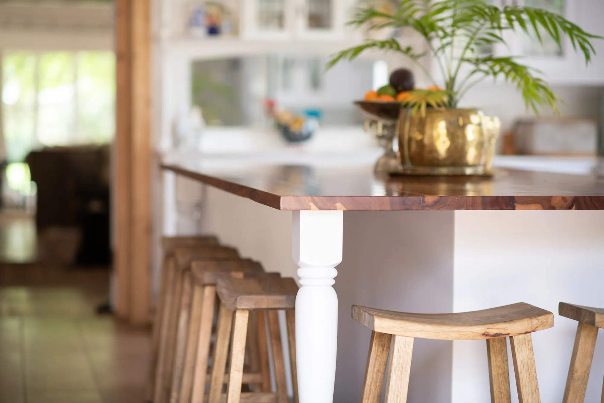 Country kitchen with timber-topped island: Island seating